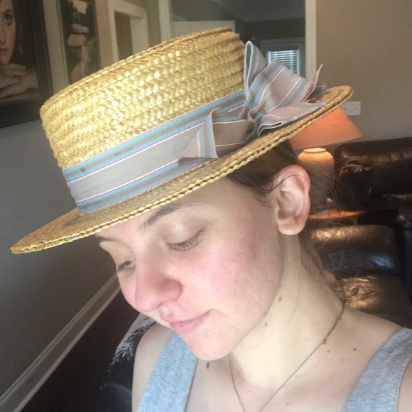 Really Cool Carnival Looking Hat 🤷🏻‍♀️ - Picture 1 of 5